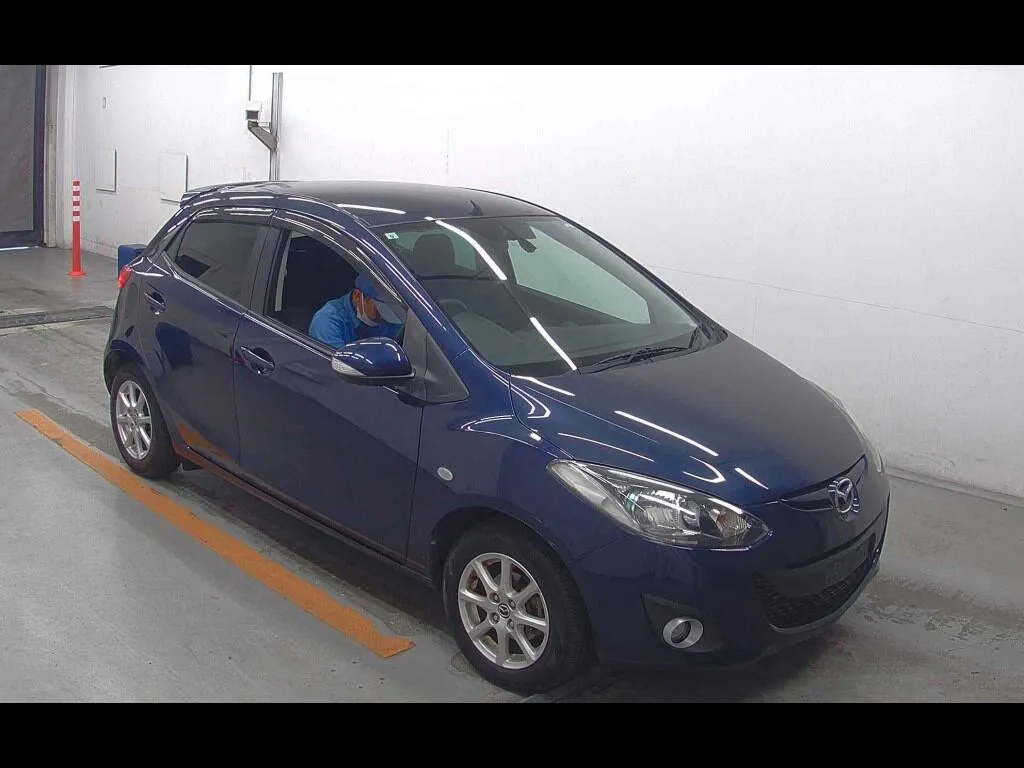 MAZDA DEMIO 5D 13-SKYACTIV