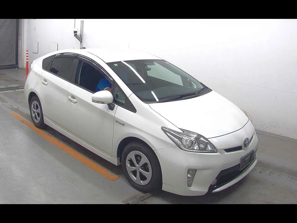 TOYOTA PRIUS 5D S