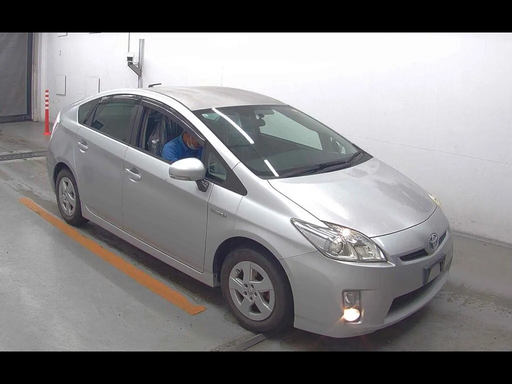 TOYOTA PRIUS 5D S