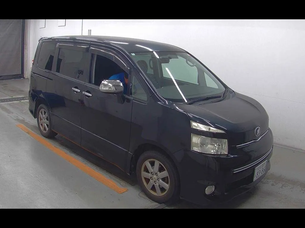 TOYOTA VOXY ZS KIRAMEKI