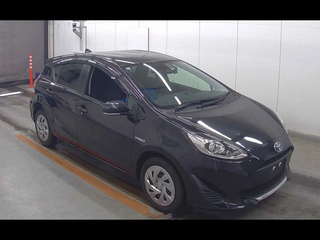 TOYOTA AQUA S