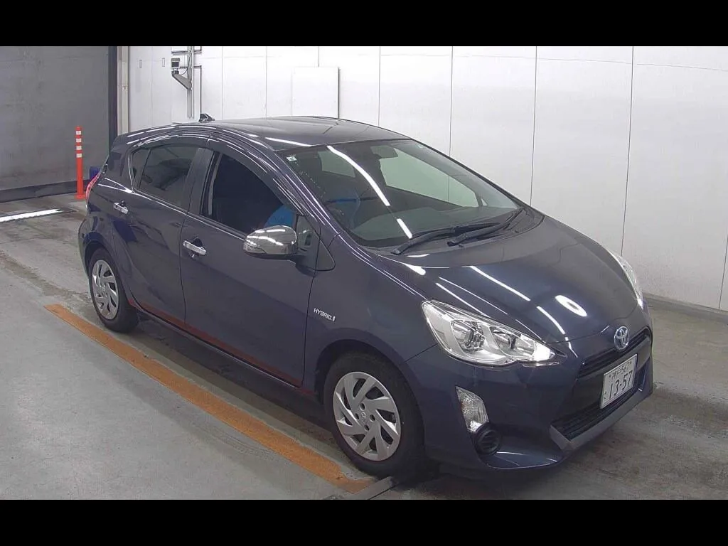 TOYOTA AQUA G