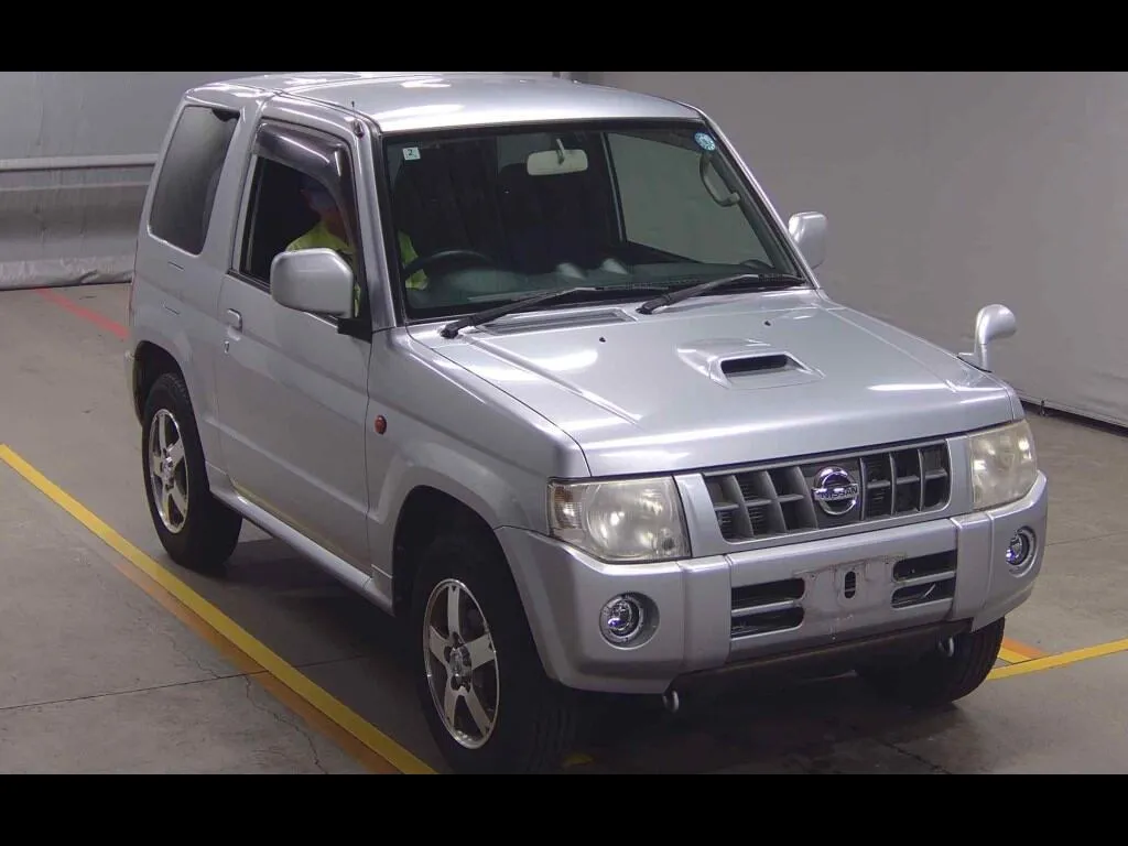 NISSAN KIX 3D 4WD RX