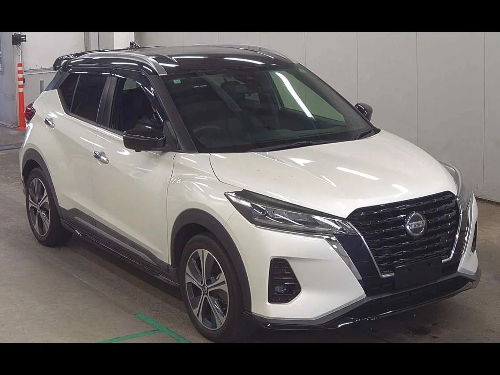 NISSAN KICKS 5D X