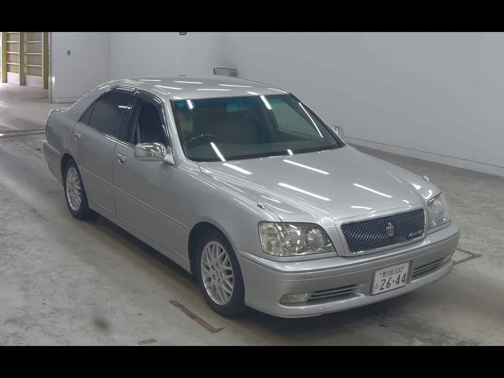 TOYOTA CROWN 4D ATHLETE V
