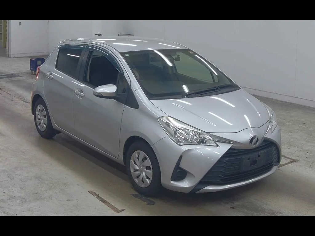 TOYOTA VITZ 5D F