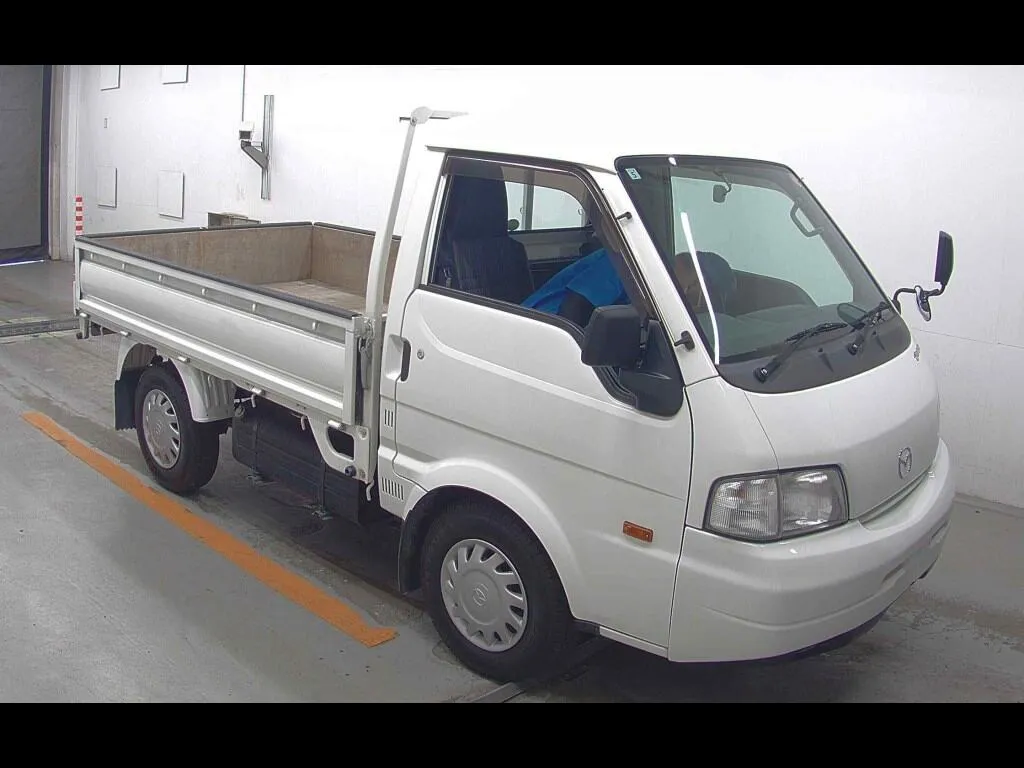 MAZDA BONGO TRUCK DX