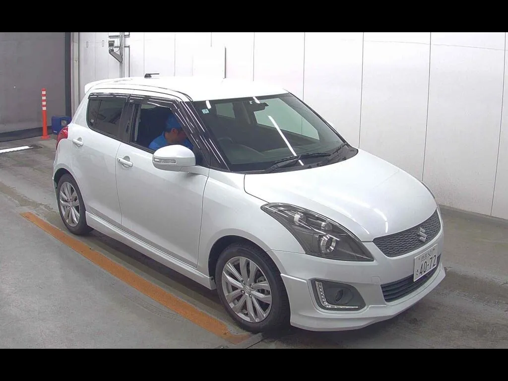 SUZUKI SWIFT 5D RS