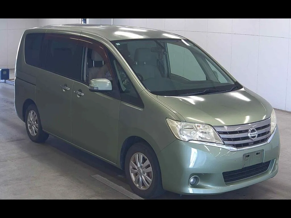 NISSAN SERENA 5D 20G