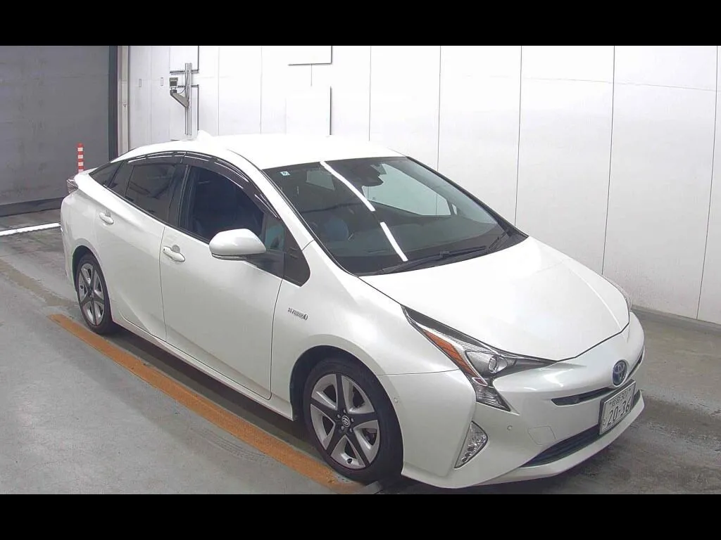 TOYOTA PRIUS 5D A TOURING SELECTION
