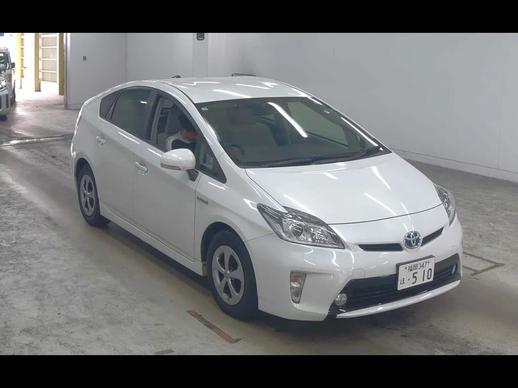 TOYOTA PRIUS 5D S
