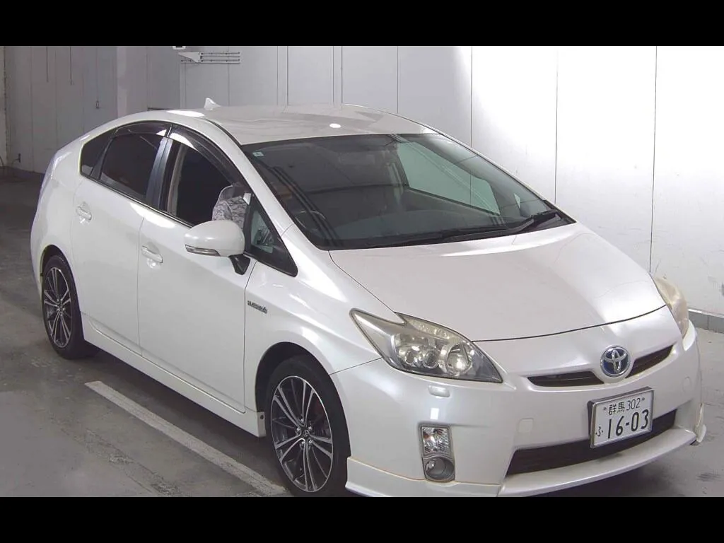 TOYOTA PRIUS 5D S LED EDITION