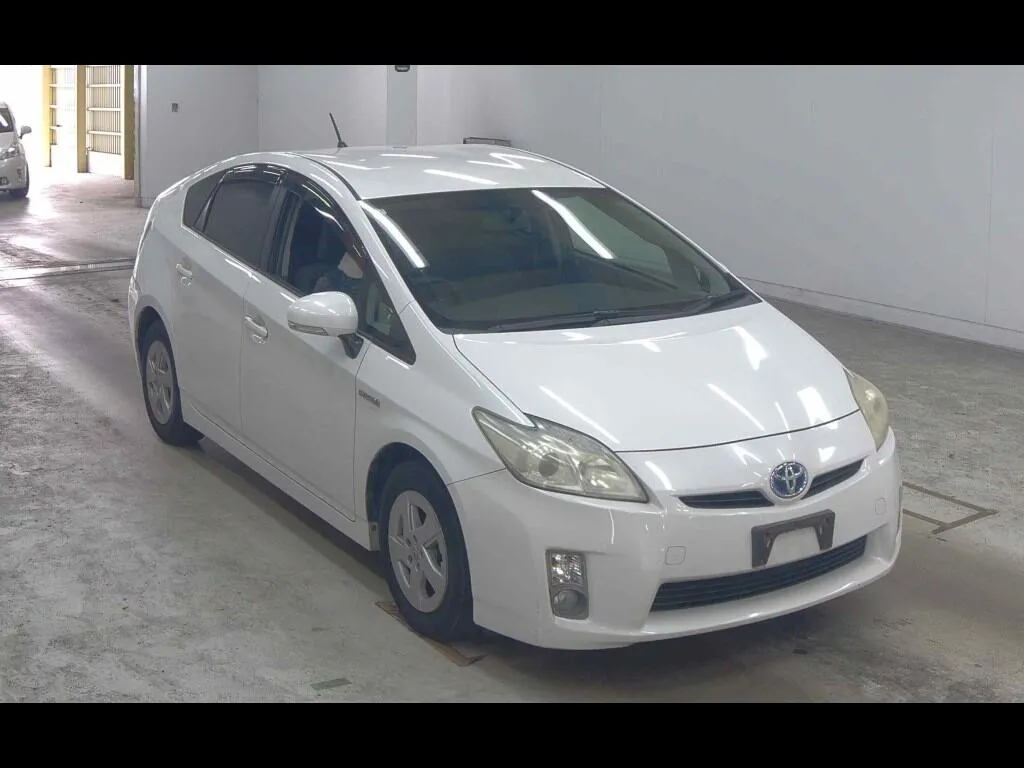 TOYOTA PRIUS 5D S