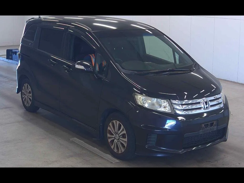 HONDA FREED SPIKE G AERO