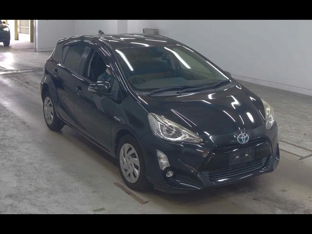 TOYOTA AQUA S