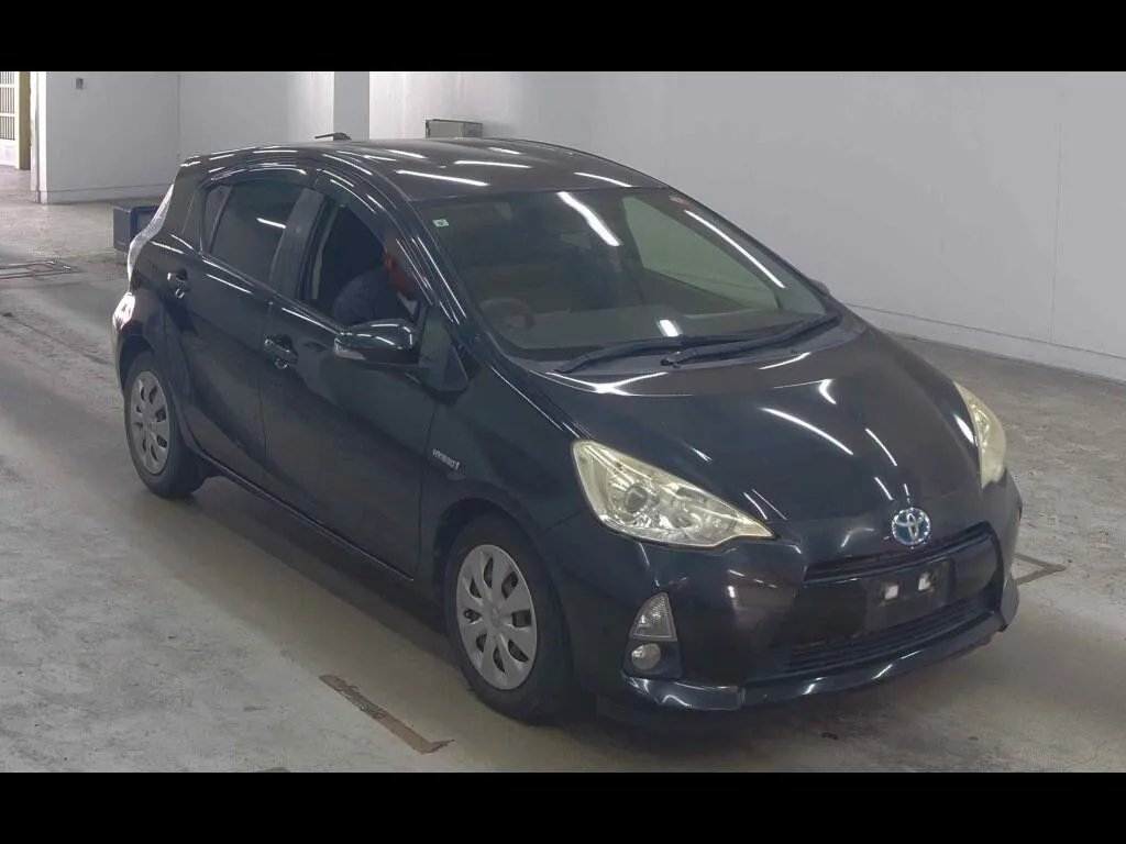 TOYOTA AQUA S