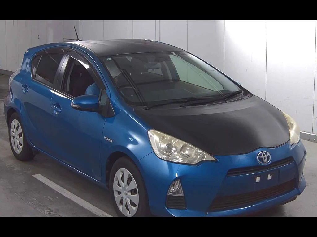 TOYOTA AQUA G