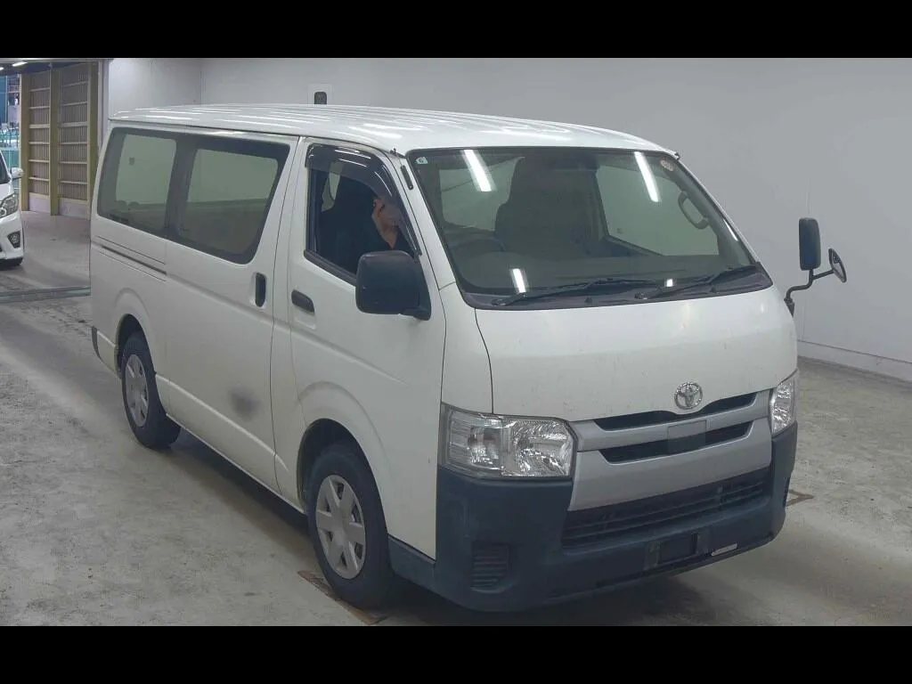 TOYOTA HIACE VAN 5D DX
