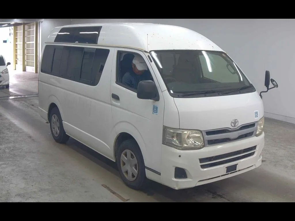 TOYOTA HIACE VAN 4D WELCAB
