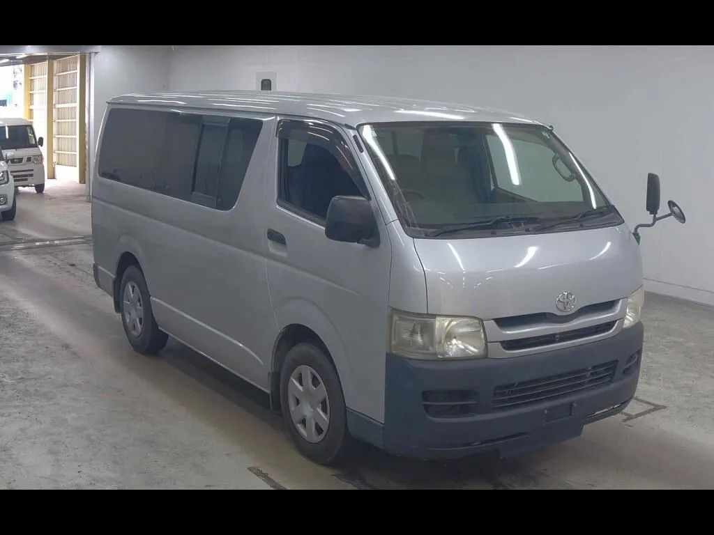 TOYOTA HIACE VAN 4D DX