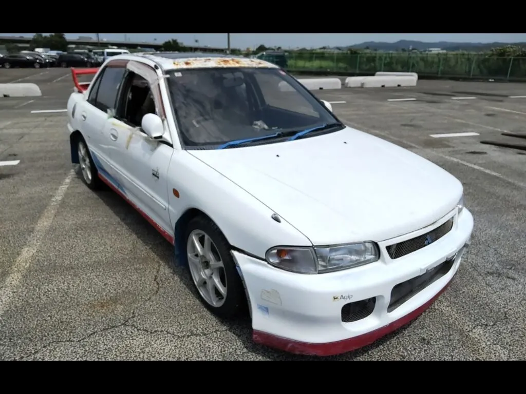 MITSUBISHI LANCER 4D 4WD