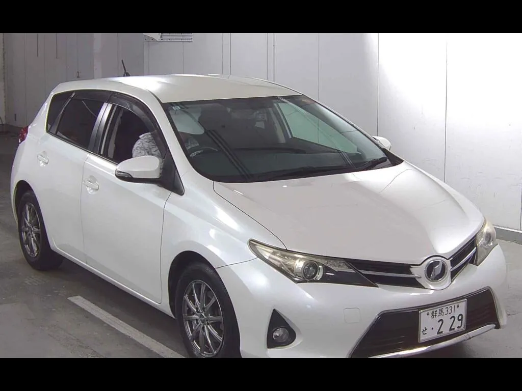TOYOTA AURIS 150X