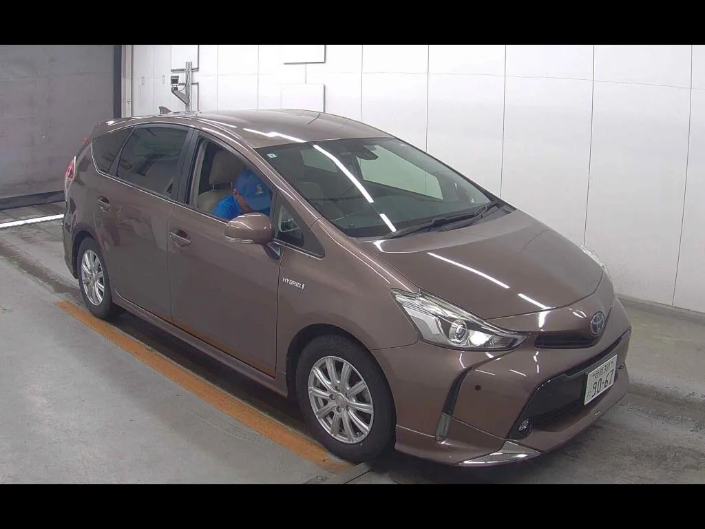 TOYOTA PRIUS ALPHA G