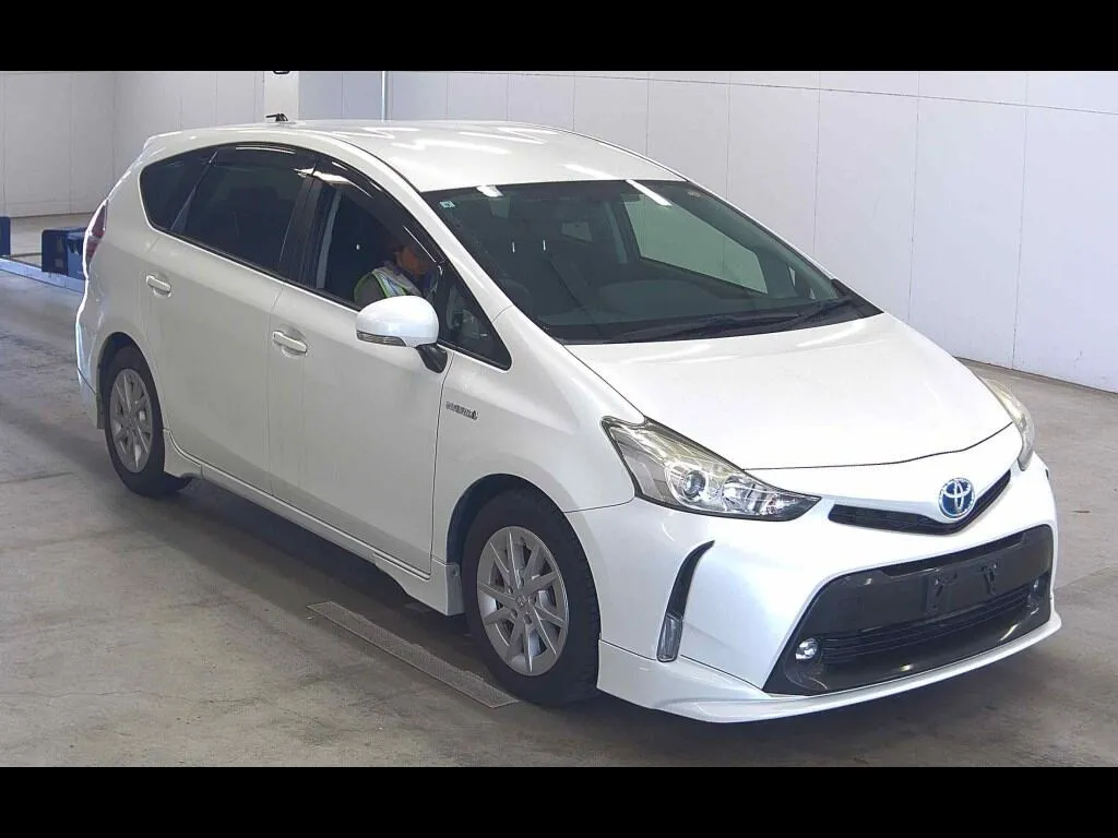 TOYOTA PRIUS ALPHA S