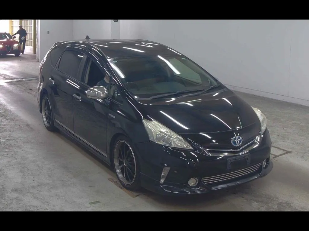 TOYOTA PRIUS ALPHA S