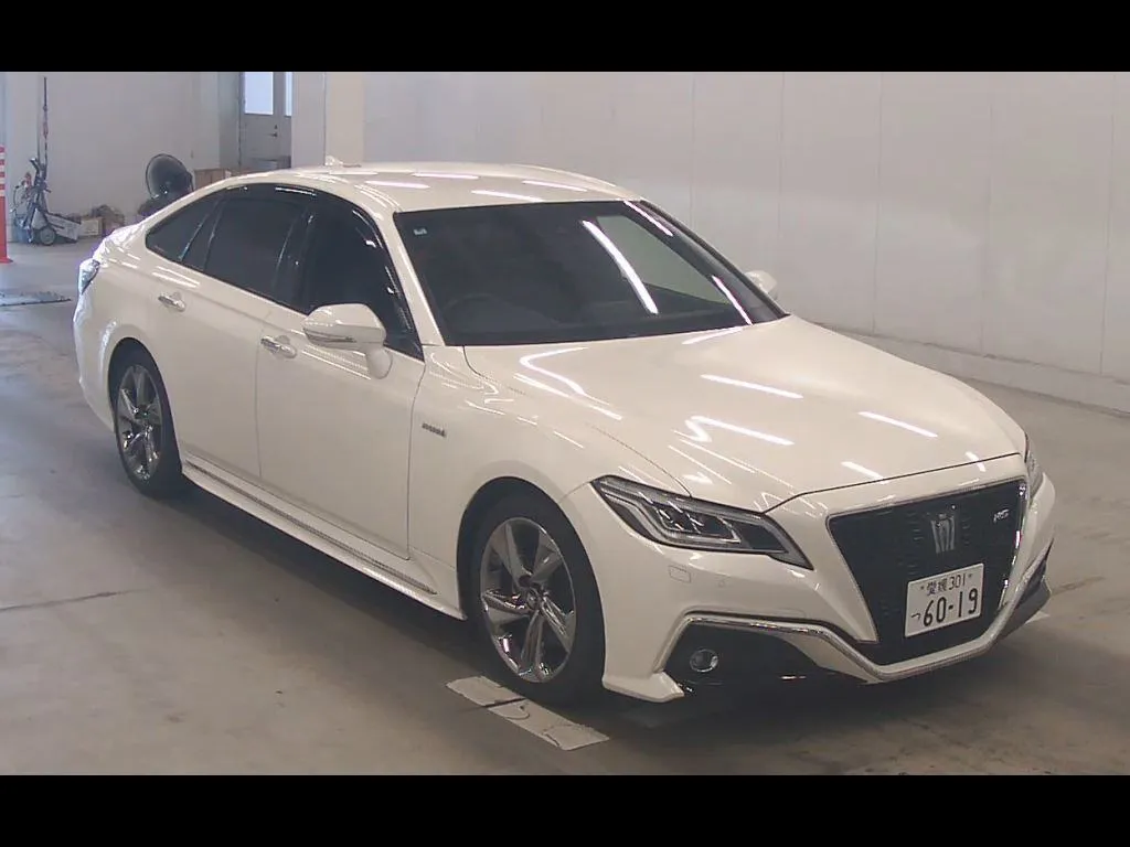 TOYOTA CROWN HYBRID RS