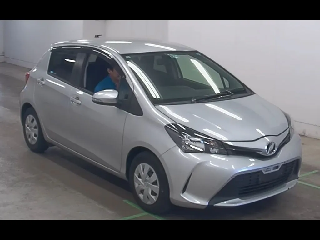 TOYOTA VITZ 5D F