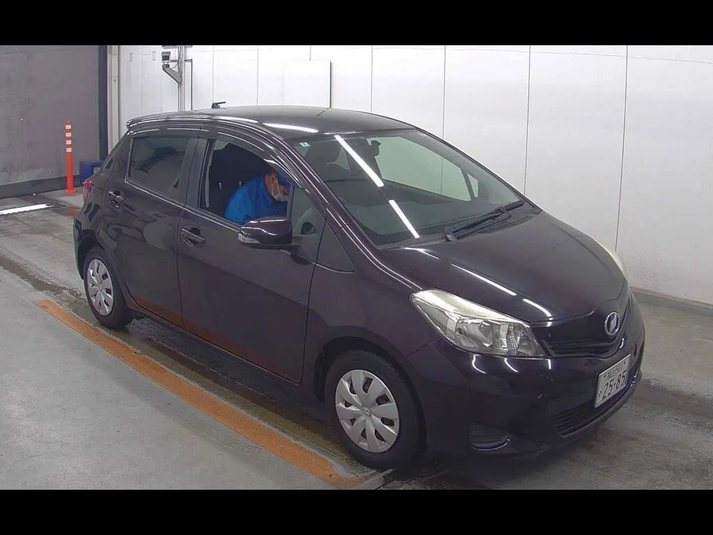 TOYOTA VITZ 5D F CIEL