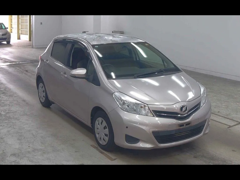 TOYOTA VITZ 5D JEWELA