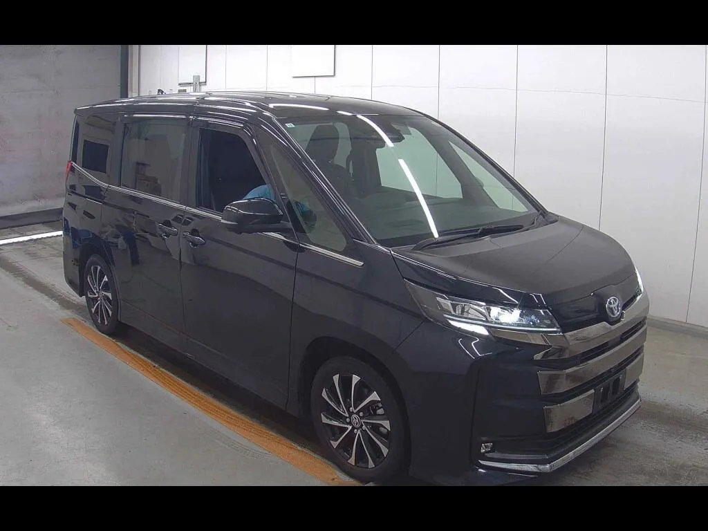 TOYOTA NOAH HYBRID S-Z