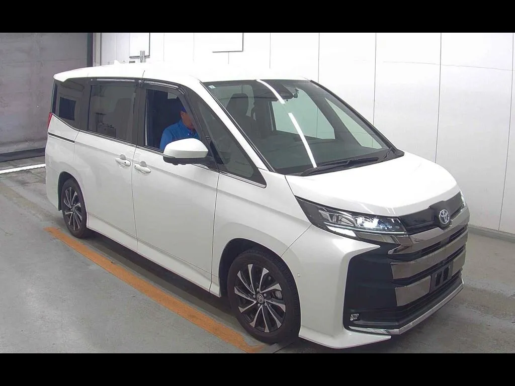 TOYOTA NOAH HYBRID S-Z