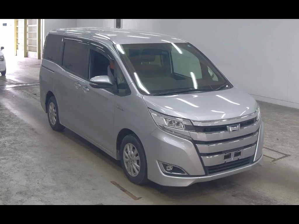 TOYOTA NOAH HYBRID G