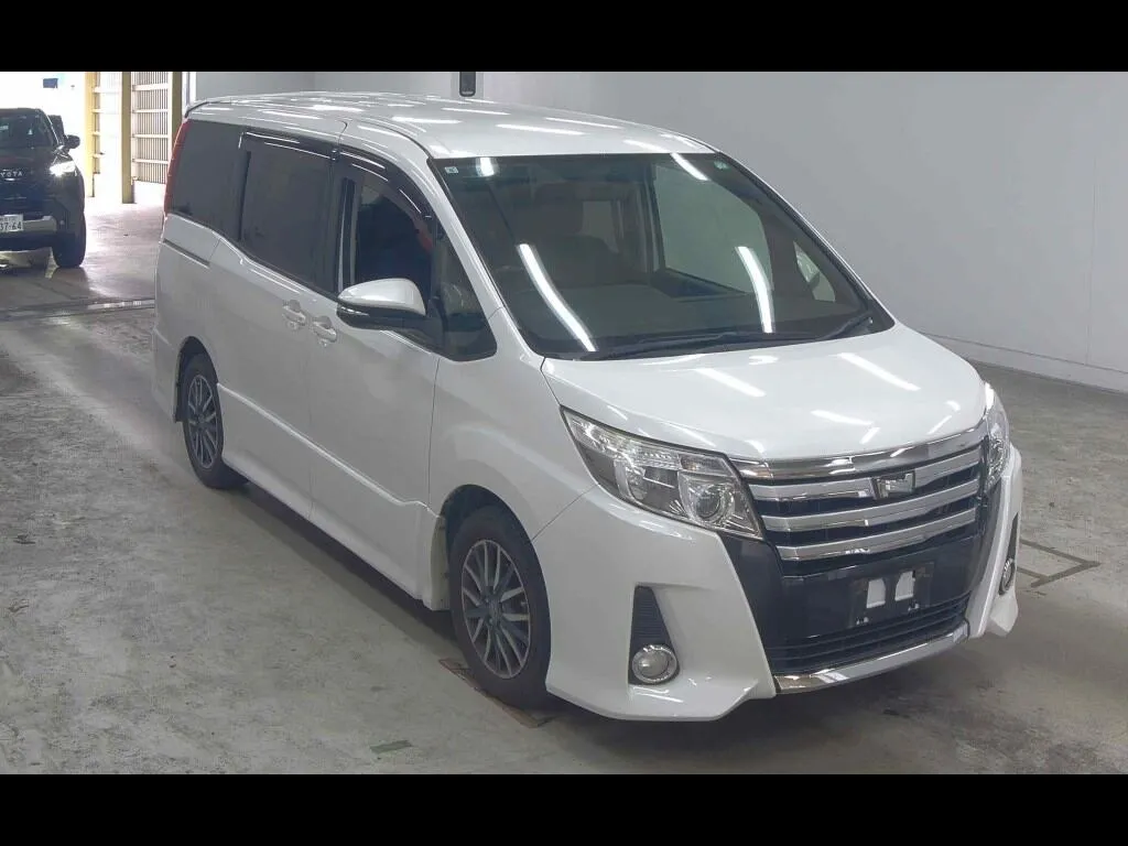 TOYOTA NOAH SI