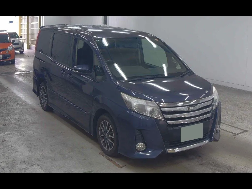 TOYOTA NOAH SI