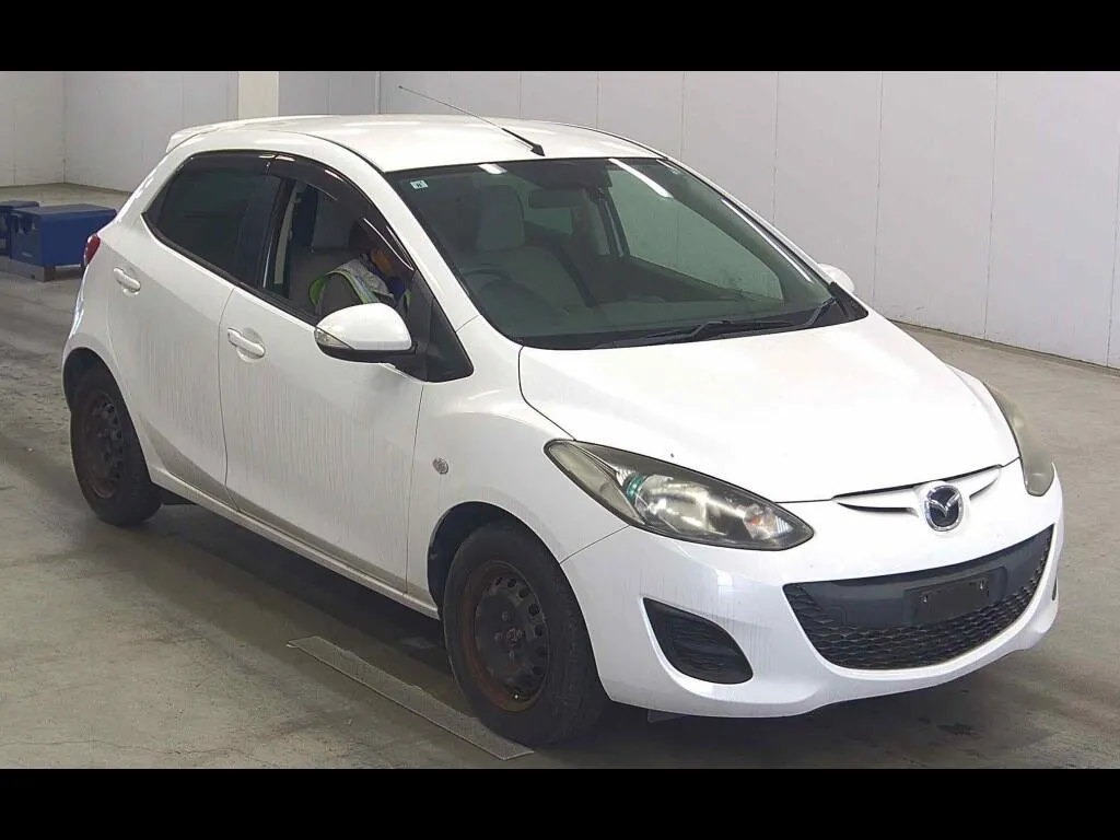 MAZDA DEMIO 5D 13-SKYACTIV