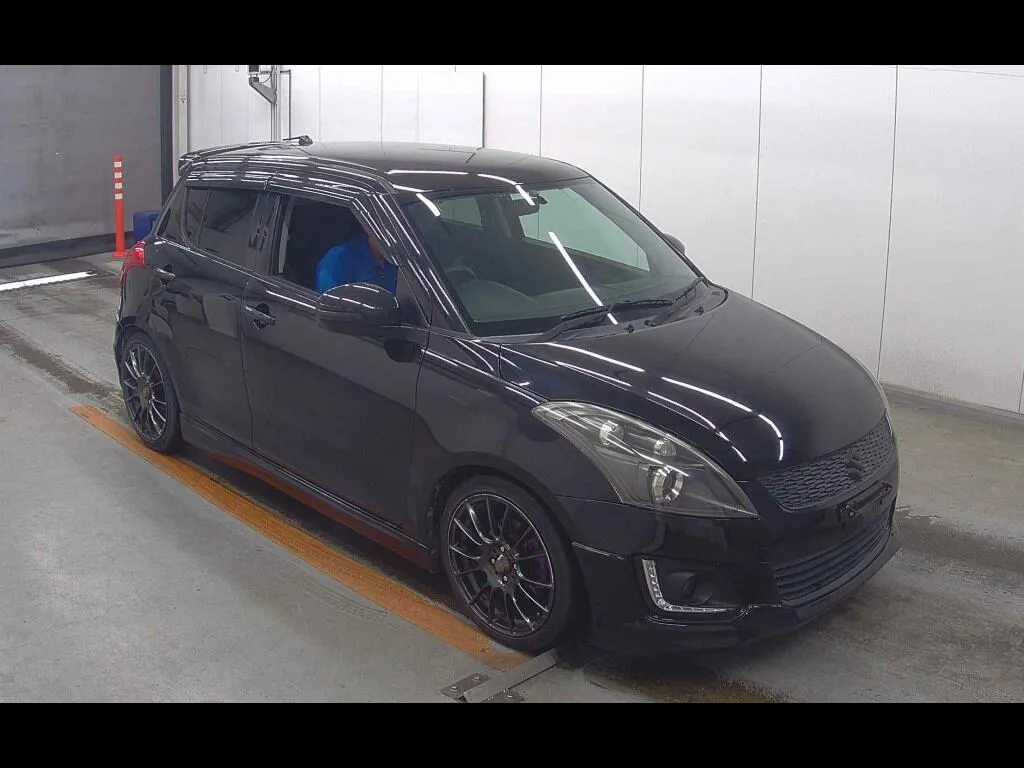 SUZUKI SWIFT 5D RS