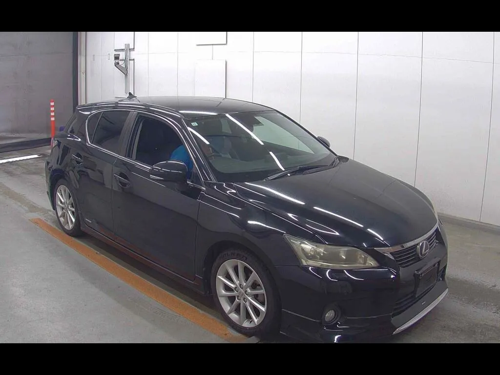 LEXUS CT CT200H VERSION L