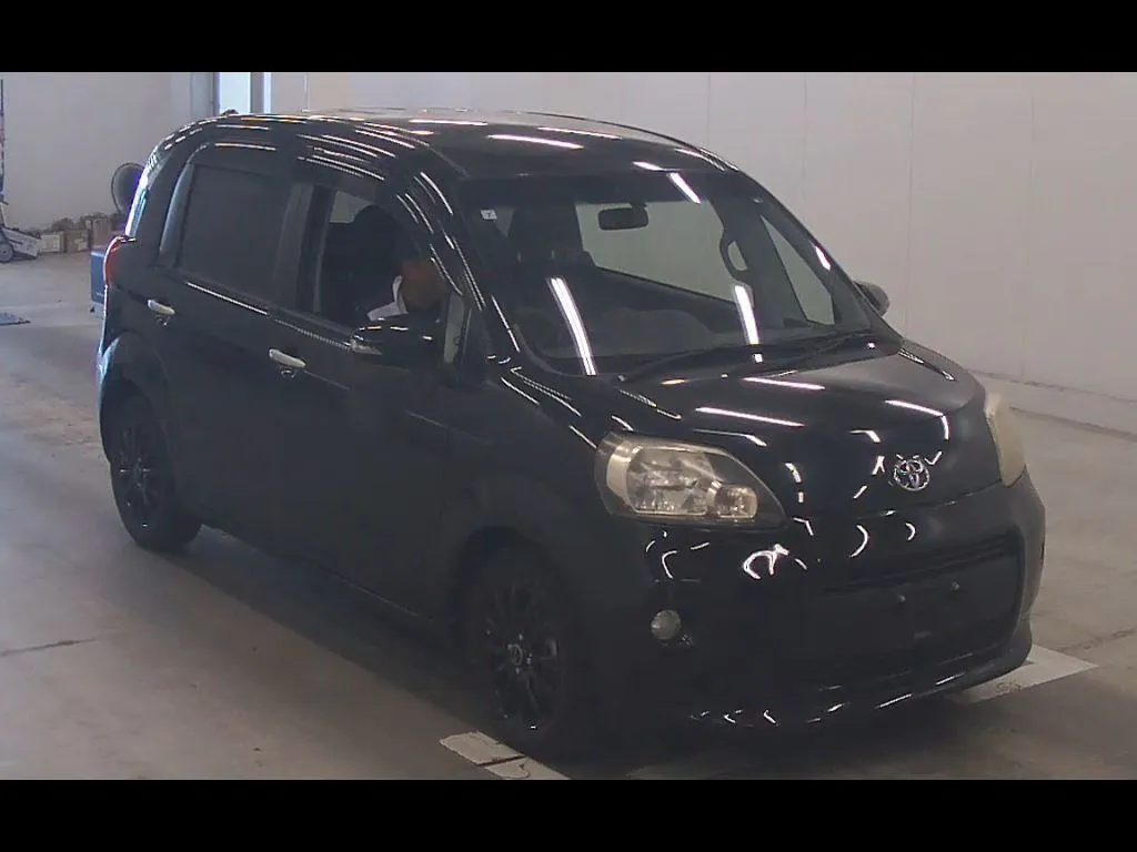 TOYOTA PORTE 4D G