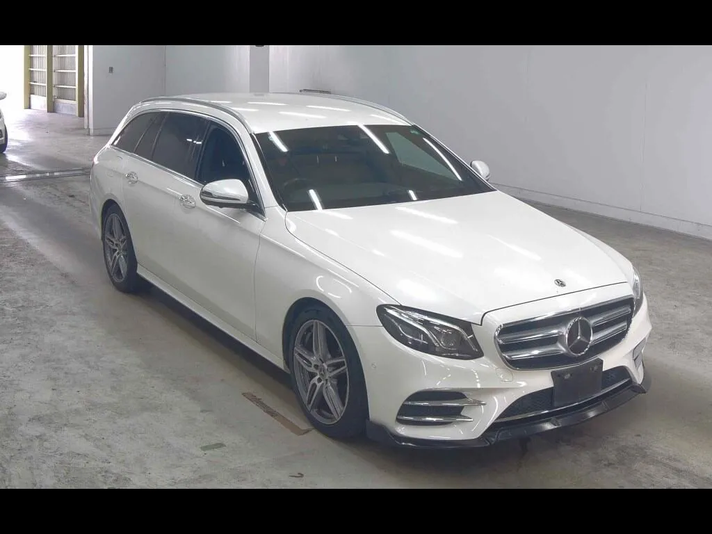MERCEDES BENZ E-CLASS STATIONWAGON E200 STATIONWAGON AVANTGARDE SPORTS