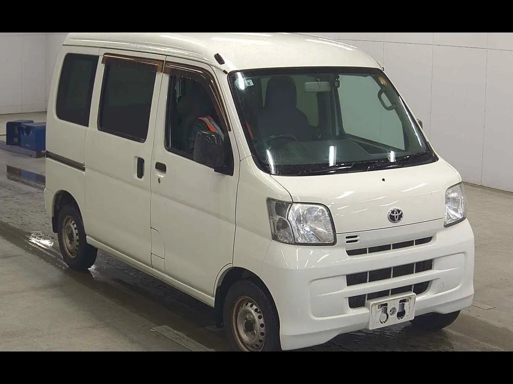 TOYOTA PIXIS VAN DELUXE
