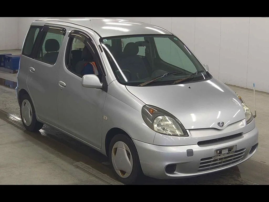 TOYOTA FUNCARGO X