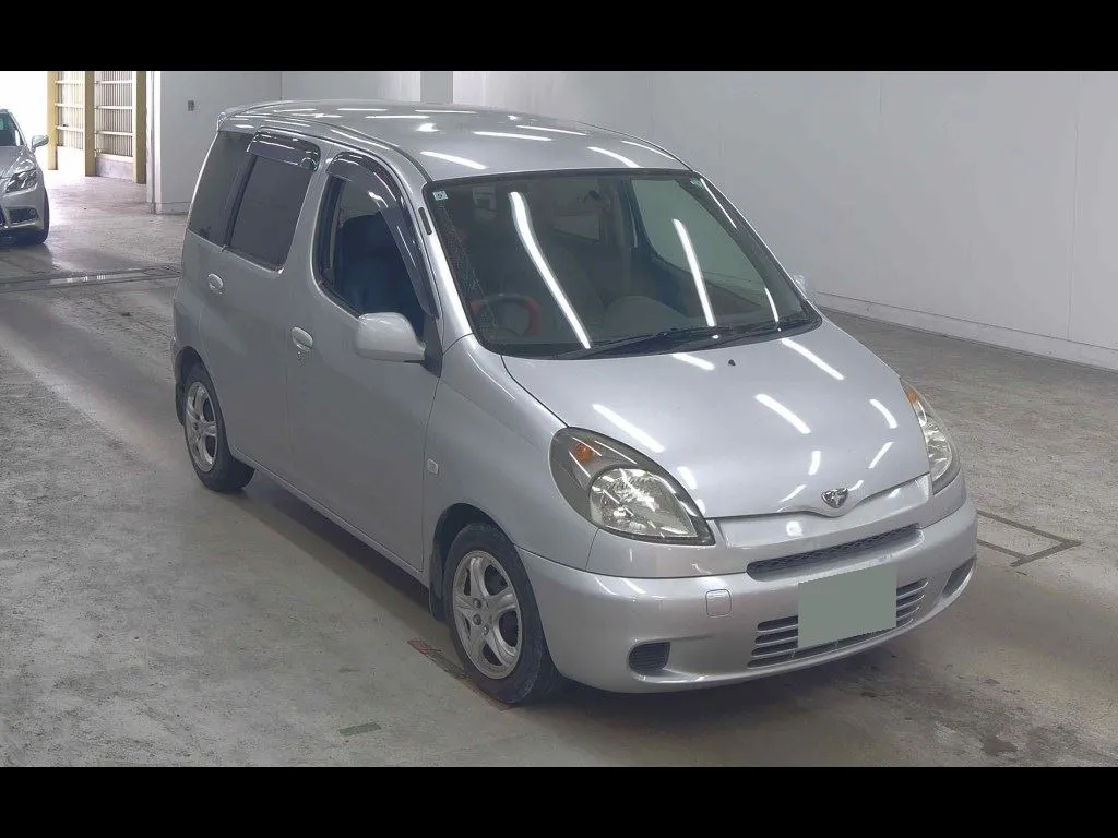 TOYOTA FUNCARGO X