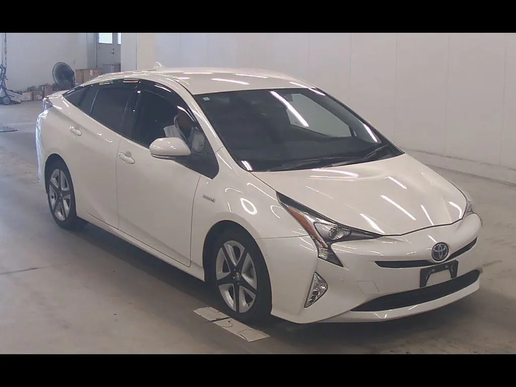 TOYOTA PRIUS 5D A TOURING SELECTION