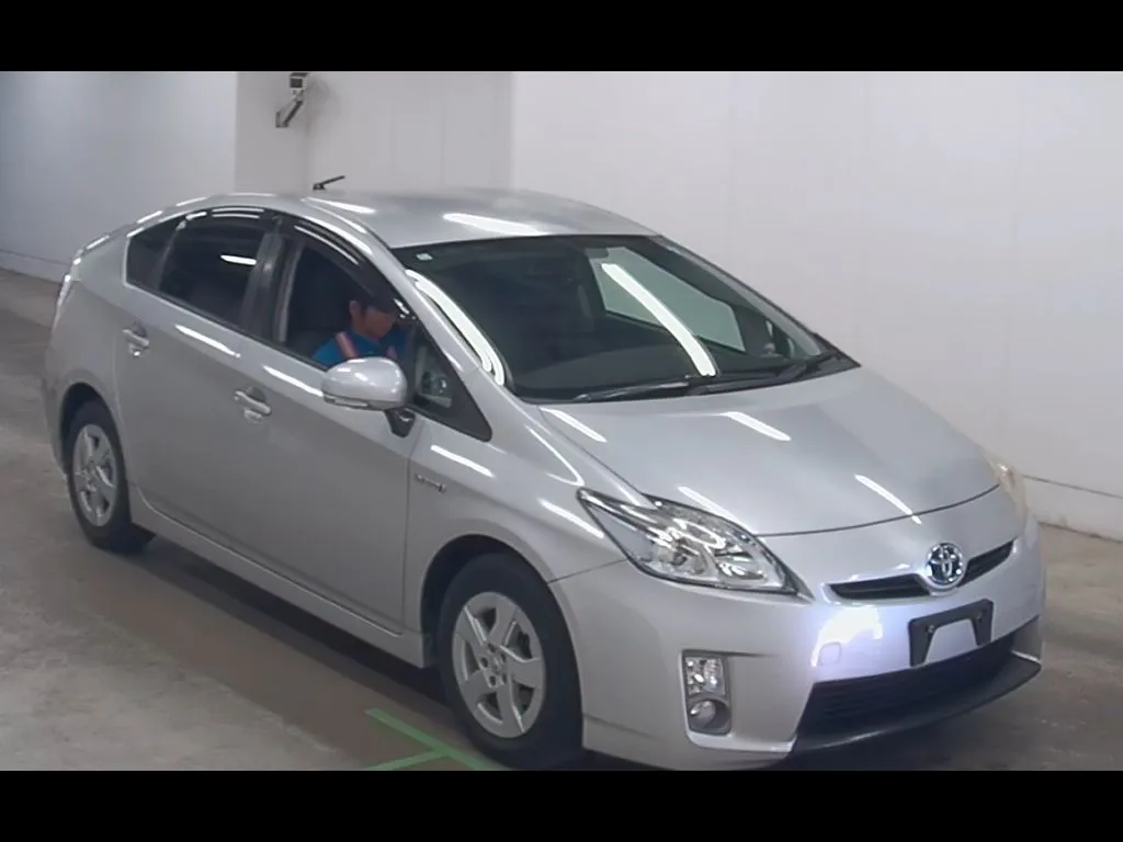 TOYOTA PRIUS 5D S