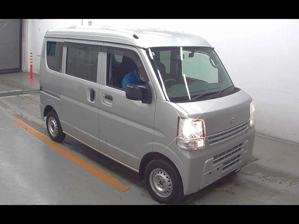 NISSAN NV100CLIPPER VAN 4WD DX