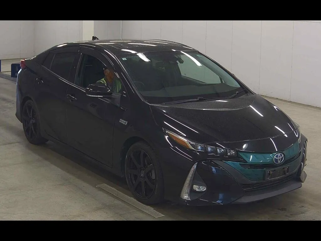 TOYOTA PRIUS PHV S NAVI PACKAGE